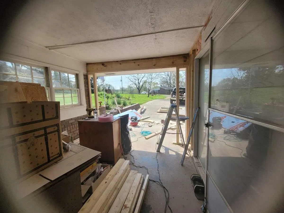 Air movers and dehumidifier for Water Mitigation Services in Solon